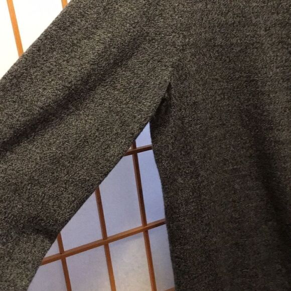 Banana Republic Factory Vneck Merino Wool Sweater - Picture 6 of 6